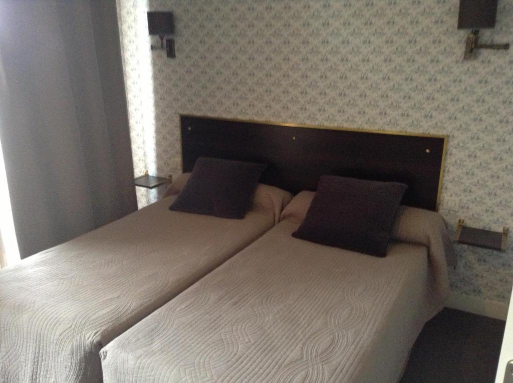 Logis Terrasse Hotel ลีซีเยอ ภายนอก รูปภาพ